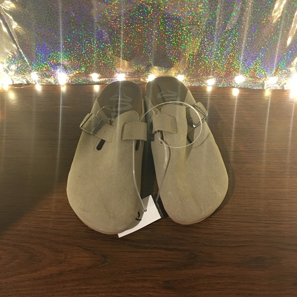 Shoes - Size 6  slides